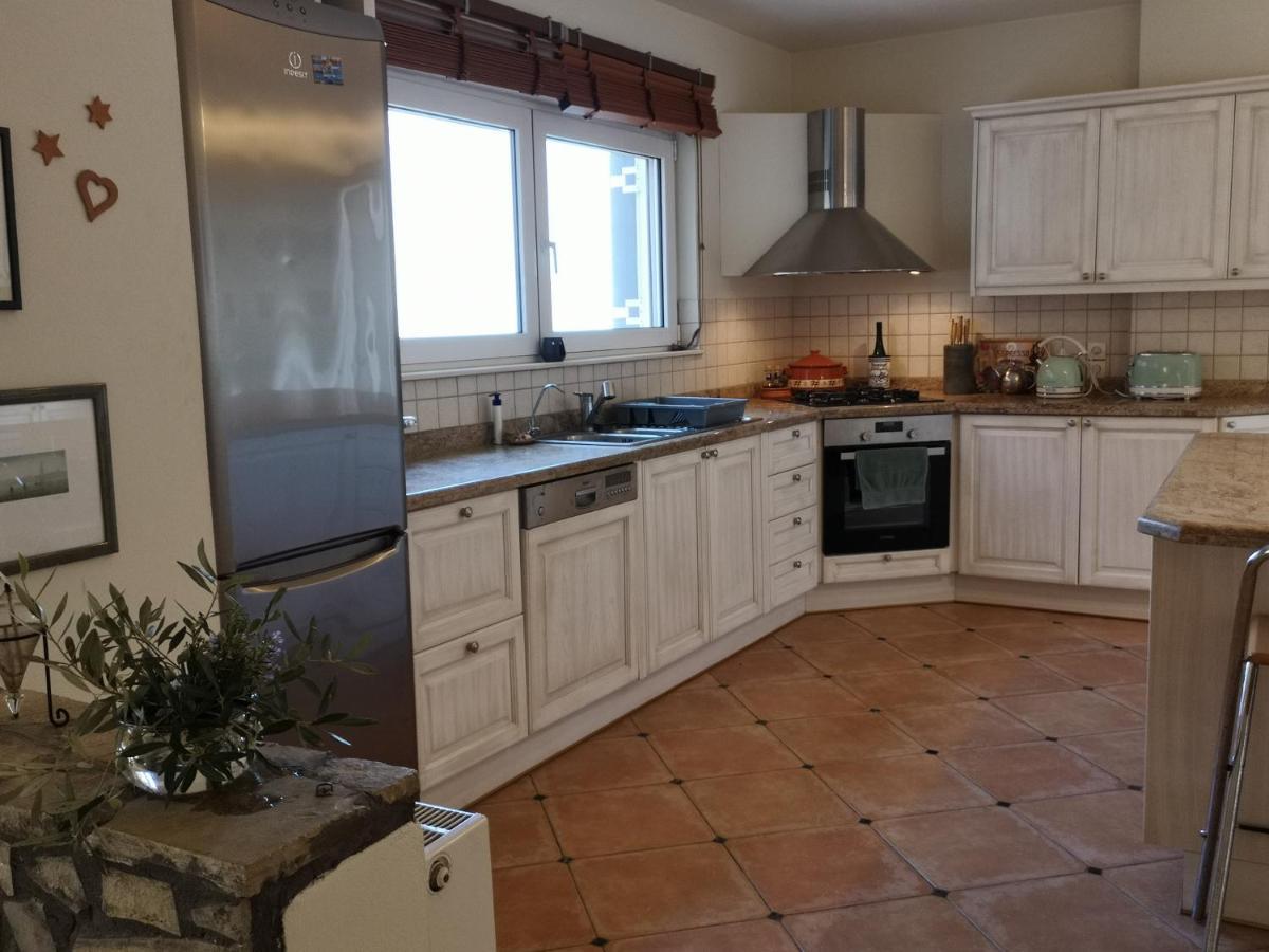 Villa Lir Tholos  外观 照片